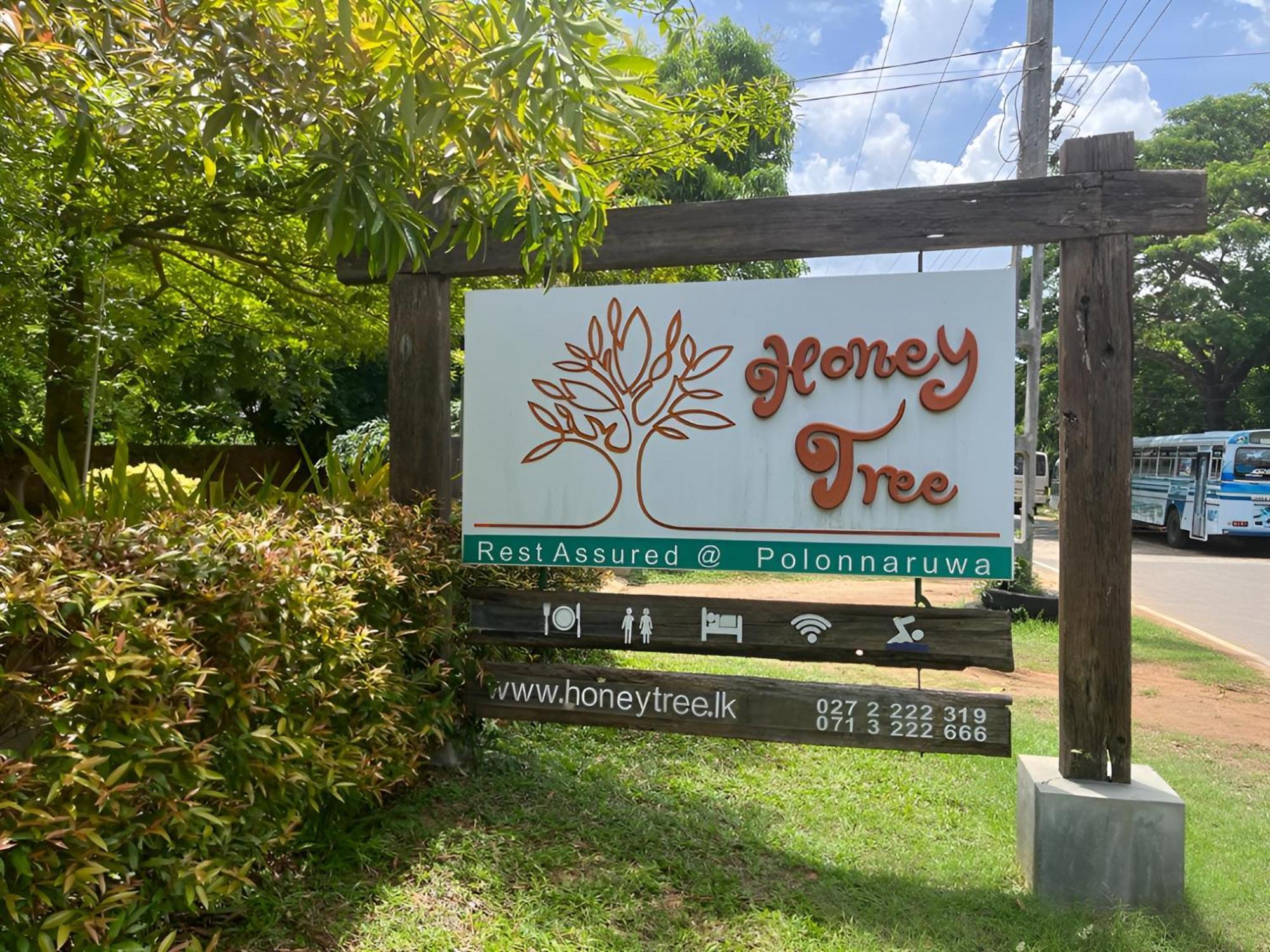 Honey Tree Polonnaruwa Hotel Buitenkant foto