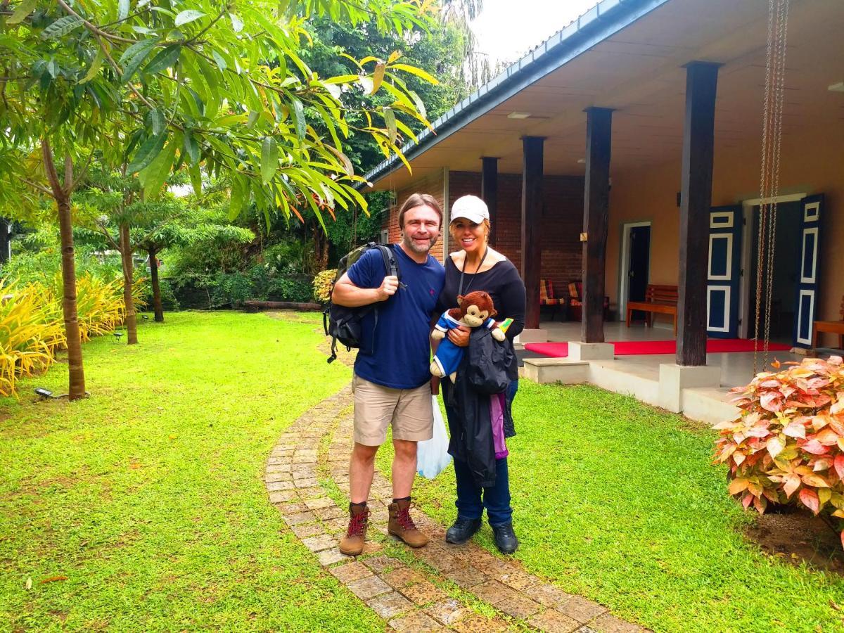 Honey Tree Polonnaruwa Hotel Buitenkant foto