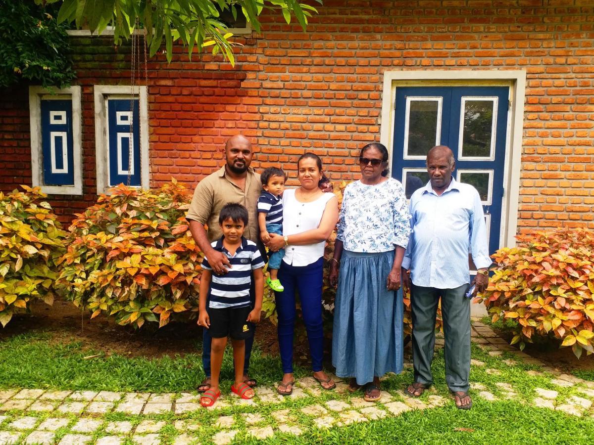 Honey Tree Polonnaruwa Hotel Buitenkant foto